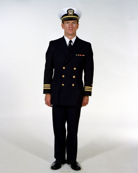 Navy Officer Uniform, Navy Dress Uniforms, Us Navy Officer, Us Navy Uniform, Blue Outfit Men, Character Creation Ideas, Navy Blue Uniform, Officer Uniform, British Period Dramas