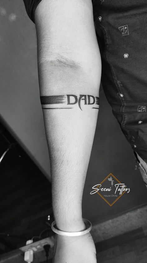 Tattoo For Men Minimalist, Belt Tattoo For Men, Band Tattoo For Men, Upper Arm Band Tattoo, Tattoo Bend, Belt Tattoo, Cat Lover Tattoo, Band Tattoos For Men, Satanic Tattoos