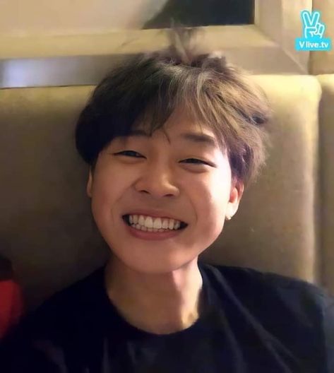 Sae on Twitter: "Collection of photos of jimin being cute hd pict - a cute Thread… " Jimin Being Cute, Jimins Smile, Jimin Smile, Cute Summer Wallpapers, Jimin Funny, Bts Wallpaper Lyrics, Park Jimin Cute, Pretty Smile, Anime Jokes