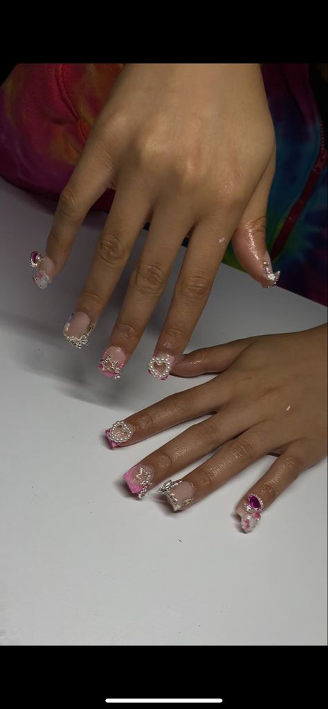 Cute nail inspo short acrylic set Shorties Nails With Charms, Short Nail Inspo Acrylic, Y2k Hello Kitty Nails Short, Cute Short Nails With Charms, Star Charms On Nails, Short Junk Nails Hello Kitty, Hello Kitty Nails With Charms, Hello Kitty Charm Nails Short, Short Square Nails With Charms