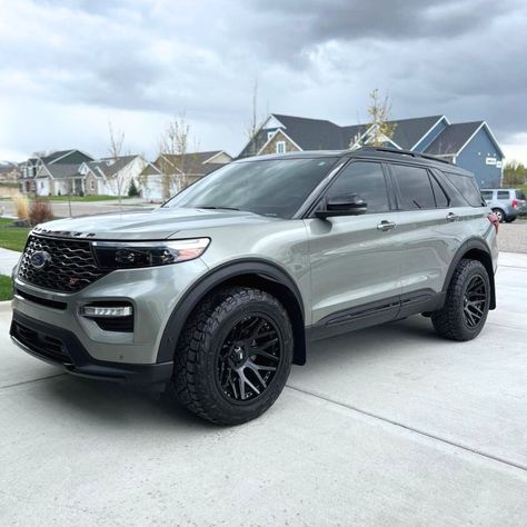 Ford Explorer Off Road Build on 33"s for Overland Adventures Custom Ford Explorer, Ford Expedition Off Road, Ford Explorer Custom, Ford Explorer Off Road, White Ford Explorer, Lifted Ford Explorer, Off Road Build, Family Cars Suv, Rally Truck