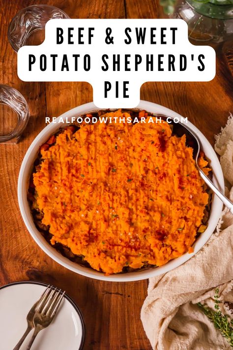 This Shepherd's pie with sweet potato is the ultimate comfort food, a ground beef and vegetable casserole topped with fluffy sweet potatoes. It's perfect for meal prep and freezes well to be enjoyed later! Sweet Potato And Beef Recipes, Ground Beef And Sweet Potato Recipes, Beef And Vegetable Casserole, Sweet Potato Ground Beef, Sweet Potato Shepards Pie, Easy Family Dinners Healthy, Beef And Sweet Potato, Sweet Potato Recipe, Creamy Chicken And Rice