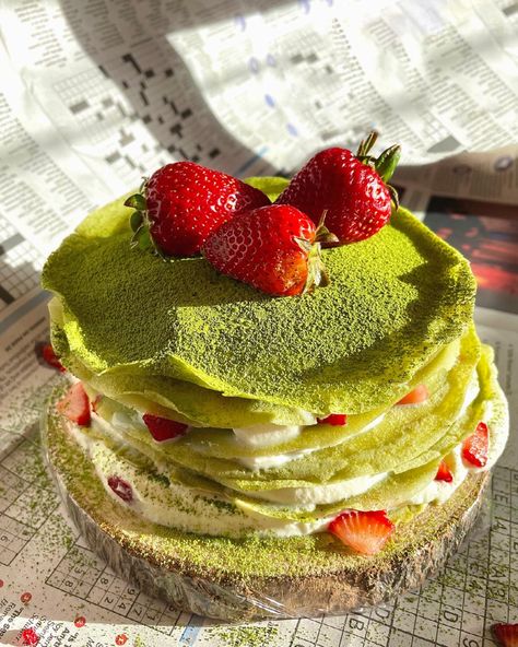 Matcha Souffle, Strawberry Crepe Cake, Mille Crepe Cake, Matcha Baking, Matcha Pancakes, Matcha Strawberry, Strawberry Crepe, Protein Pancakes Recipes, Strawberry Matcha