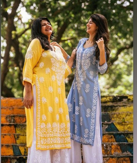 Chickenkari Kurti Styling Ideas, Chikankari Kurta With Jeans, Black Chikankari Kurta With Jeans, How To Style Chikankari Kurta With Jeans, Chikenkari Dress Ideas, Chikan Kari Kurti With Jeans, Chikenkari Long Kurti Design, Chikankari Kurti With Jeans Aesthetic, Chikankari Kurti With Jeans