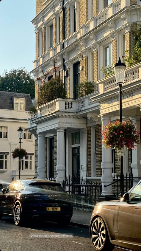 London High Society Aesthetic, England Houses Aesthetic, London Houses Aesthetic, London Fall Wallpaper, London Rich Aesthetic, Old Money London Aesthetic, Rich London Aesthetic, Rich London Houses, Big Ben Aesthetic