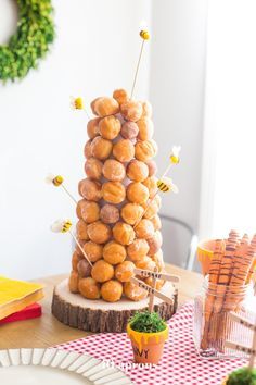 This DIY Winnie the Pooh birthday party is too cute! With tons of Winnie the Pooh birthday party ideas, this is your Winnie the Pooh birthday party guide. Happy birthday, little one! It'd make a great Winnie the Pooh baby shower, too. Weenie The Pooh Centerpieces, Donut Inspiration, Diy Winnie The Pooh, Pooh Bebe, Winnie The Pooh Birthday Party, Pooh Birthday Party, Pooh Party, Bee Birthday Party, Winnie The Pooh Themes