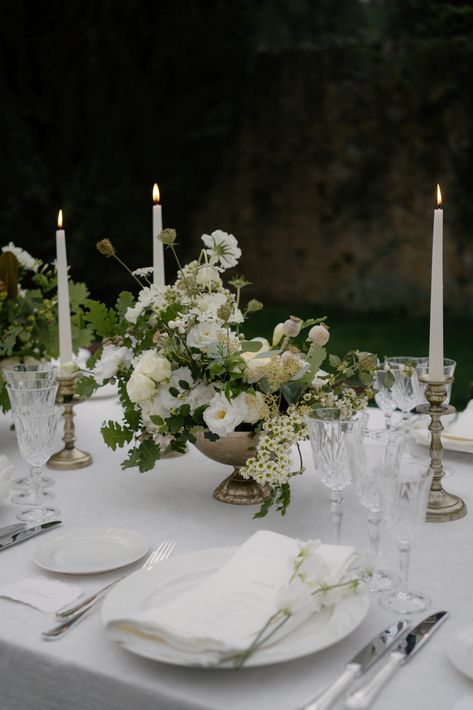 Classic Minimalism in Tuscany - Style Guide The Lane Katie White, Kelsey Rose, Dinner Guests, Wedding Outdoor, Tuscany Wedding, Wedding Table Settings, Wedding Mood Board, Wedding Tablescapes, Wedding Mood