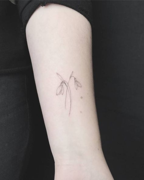 Snowdrop Back Tattoo, One Line Snowdrop Tattoo, Small Snowdrop Tattoo, Snowdrop Flower Tattoo Minimalist, Snowdrops Tattoo, Snowdrop Tattoo Design, Snow Drop Tattoo, Foot Tattoos For Women Flowers, Snow Drop Flower Tattoo