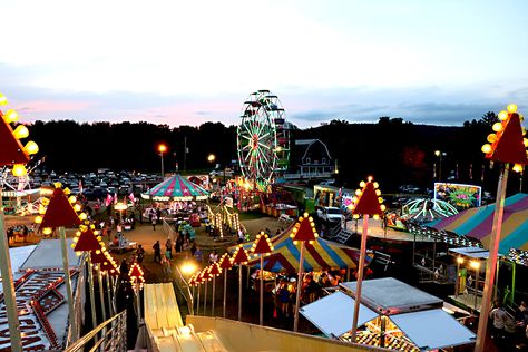 Small Town Festival Ideas, Movie On The Beach, Corn Festival, American Aesthetic, Best Amusement Parks, Kids Carnival, Abandoned Cities, Wedding Entrance Decor, Set Dressing