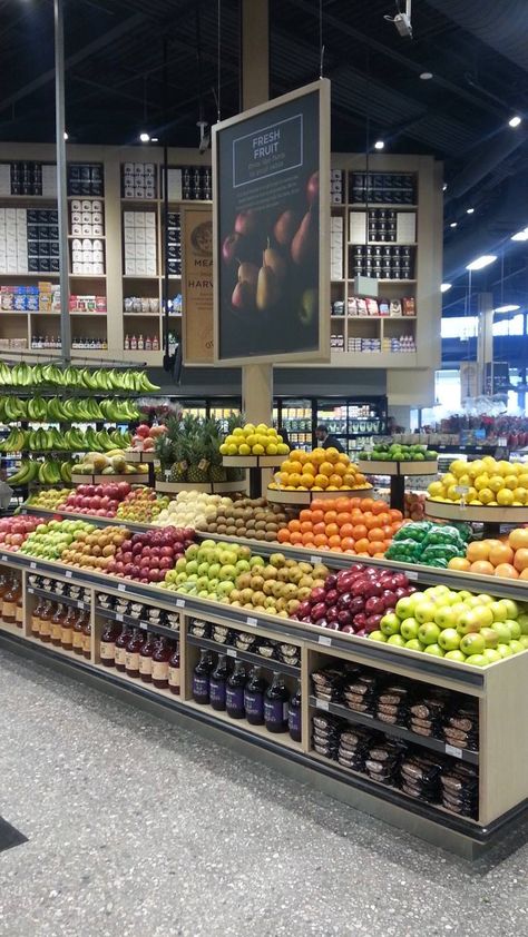 Produce department @ our Markham store (Grand Re-Opening, Dec 19, 2014) Vegetables Shop, Supermarket Design Interior, Juice Bar Design, Fruit And Veg Shop, Supermarket Display, Produce Displays, Shop Shelving, Vegetable Shop, Grocery Store Design