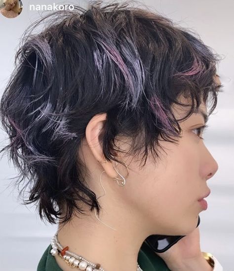 Short Hair With Streaks Of Color, Short Hair Streaks, Short Hair Dyed, Dyed Pixie Cut, Dark Pixie Cut, Pixie Cut With Highlights, Locked Tomb, Short Dyed Hair, Shaggy Haircuts