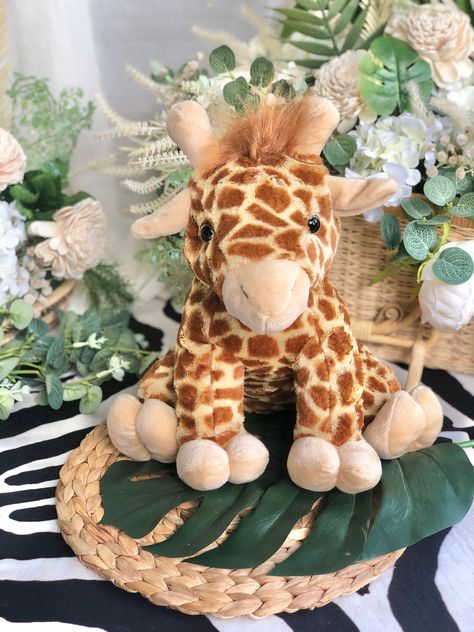 Safari Shower Ideas, Safari Party Decor, Giraffe Baby Shower Theme, Safari Centerpieces, Plush Diy, Wild Baby Shower, Safari Baby Shower Boy, Plush Giraffe, Giraffe Safari