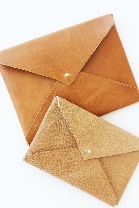 Diy Leather Envelope Clutch, Diy Leather Envelope, Diy Leather Clutch, Diy Clutch Bag, Best Leather Wallet, Leather Envelope Clutch, Diy Clutch, Diy Leather Bag, Leather Envelope