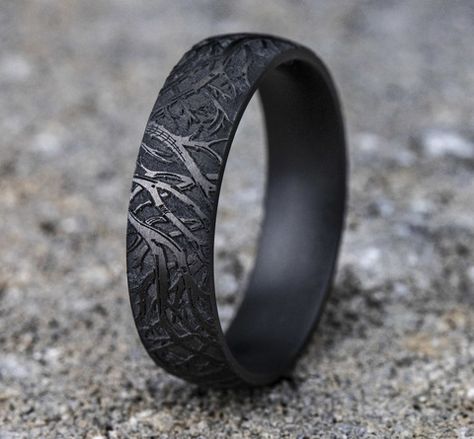 Cool Rings For Men, Dark Rings, Viking Wedding, Black Wedding Rings, How To Clean Metal, Black Ring, Fantasy Jewelry, Mens Wedding Rings, Men's Rings