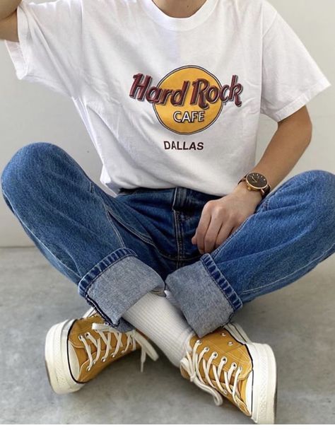 Mustard Yellow Converse Outfit, Yellow Converse Outfit Men, T Shirt And Jeans Outfit Men, Converse Low Outfit Men, Mustard Converse Outfit, Converse Yellow Outfit, Mustard Shirt Outfit, Hard Rock Cafe Outfit, Mustard Converse