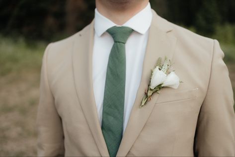 Tan Tux Green Tie, Suits To Go With Sage Green, Tuxedo With Sage Green Tie, Tan Green And White Wedding, Tan Tuxes Wedding, Khaki Suit Green Tie, Khaki Suit With Sage Green, Sage And Tan Groomsmen, Olive Green And Khaki Wedding