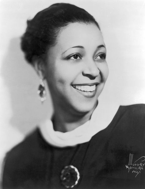 Ethel Waters 1930s Makeup, Blues Singers, Ethel Waters, Reefer Madness, Black Actresses, Black Glamour, Black Entertainment, Tattoo Old School, Vintage Black Glamour