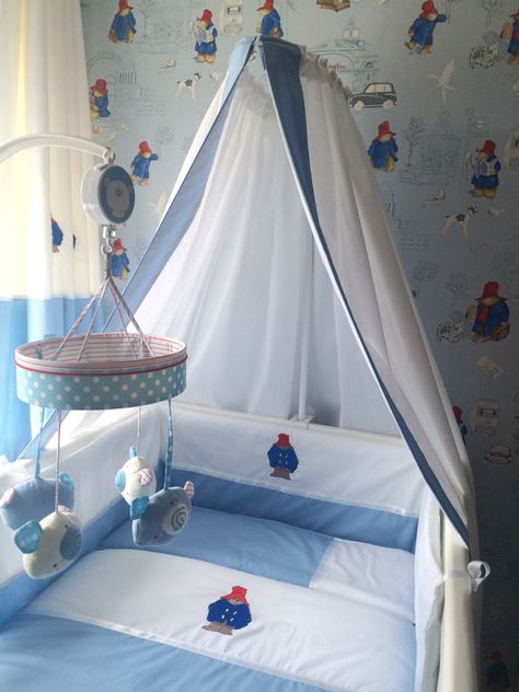 Beautiful Paddington bear nursery. Paddington Bear Bedroom, Paddington Nursery Theme, Paddington Bear Nursery Ideas, Paddington Bear Nursery, Paddington Nursery, London Nursery, Bear Nursery Theme, Baby Theme, Baby Mine