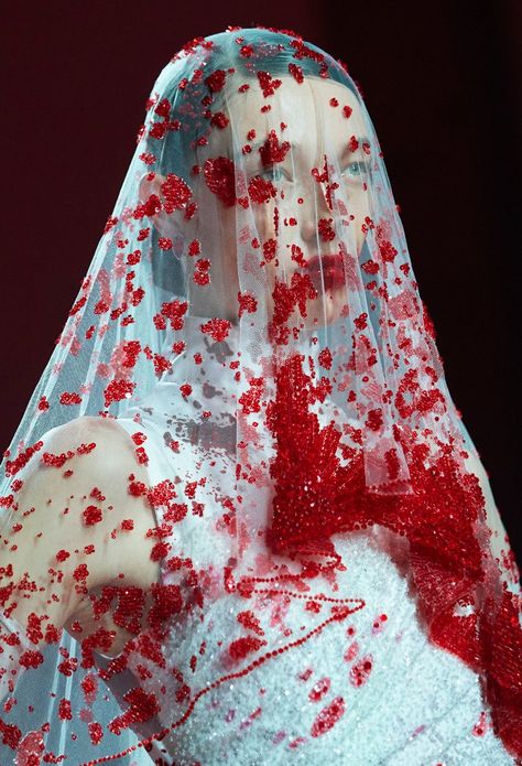 Blood Wedding Dress, Flesh Fashion, Vampire Concept, Robert Wun, Victorian Era Dresses, Vampire Bride, Pretty Clothing, Mini Movie, Met Gala Dresses