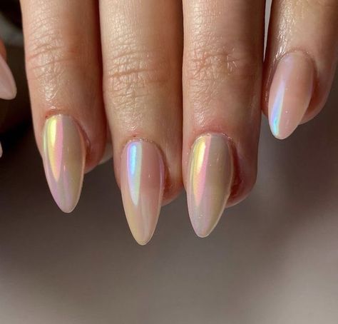 pearl nails Opal Iridescent Nails, Iridescent Almond Nails, Opalescent Nails, Opal Nails, Chrome Nails Designs, Plain Nails, Her Nails, Pearl Nails, Soft Nails