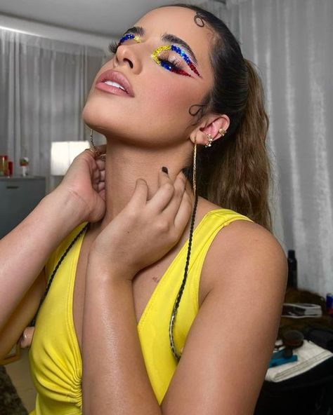 Makeup Artist Patrick Ta on Instagram: "Tonight In Bogota Colombia 🇨🇴 We Did The Colors Of The Colombian Flag On @camila_cabello Eyes. Makeup By @patrickta Assisted By @riccardocifuentes Hair By @dimitrishair Styled By @marielhaenn @robzangardi Eye-shape Inspired By @cesarmushi" Colombian Flag, Colombia Flag, Patrick Ta, Different Hair Types, Forever Girl, Lauren Jauregui, Glam Looks, Live Show, Girl Bands