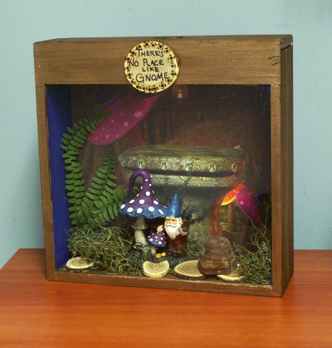 Gnome Shadow Box Ideas, Woodland Shadow Box Ideas, Gnome Diorama, Miniature Shadow Box Scene, Shadow Box Doll House, Terrarium Scene, Gel Stains, Diy Gnome, Gnome Home