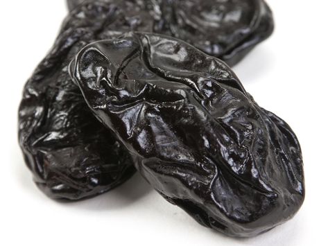 5 Reasons You Should Eat More Prunes | Chatelaine Dried Prunes, Ms Diet, Protein Fruit, Dried Plums, Jus D'orange, Healthy Benefits, Chatelaine, Sweet Taste, Dried Fruit