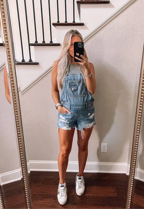 Preggo Summer Outfits, Maternity Tank Top Outfit, Maternity Summer Casual Outfit, Casual Maternity Outfits Spring, Cute Comfy Maternity Outfits Summer, Pregnant Romper Outfit, Maternity Bbq Outfit, Shorts Maternity Outfit, Maternity Outfits Overalls