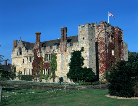 Hever Castle Interior, Tudor Queen, Chester Cathedral, Hever Castle, Castle Interior, Tudor Dynasty, Catherine Of Aragon, Castles Interior, Historical Women