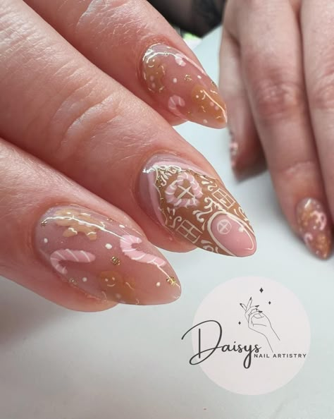 Client: "I think I want gingerbread, I don't know do whatever" so this is what I did! Super cute, pink Christmas inspired gingerbread houses! ✨ Online booking available ✨ Accepting new clients ✨ Afterpay and Zip in salon Products from @designer_nails_distribution use discount code “daisy5” #nailinspo #christchurchnails #nznails #nailart #nailartist #acrylicnails #acrylgel #dngroupie #gelpolish #newnails #nailtech #naildesigns #nznailinspo #chchnails #nailsalon #springnails #fyp #pinknail... Pink Christmas Nails Gingerbread, Gingerbread Nails Pink, Pink Gingerbread Nails, Gingerbread House Nails, Quilted Nails, Gingerbread Nails, Cute Pink Christmas, Booking Available, Accepting New Clients