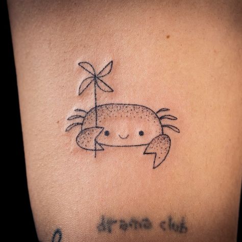 Small Crab Tattoo Design, Cute Crab Tattoo For Women, Cartoon Crab Tattoo, Cute Crab Tattoo, Crab Rave, E.t Tattoo, Raccoon Tattoo, Homemade Tattoos, Ray Tattoo