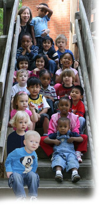 class picture on playground Preschool Class Picture Ideas, Preschool Class Photo Ideas, Class Photoshoot Ideas Group, School Class Photo Ideas Group, Class Pictures Ideas Group, Preschool Yearbook, Kindergarten Graduation Pictures, Preschool Portfolio, Preschool Photography