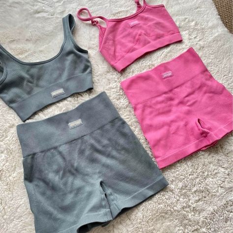 BO & TEE sets Bo And Tee Gym Set, Bo Tee Outfit, Bo And Tee, Bo Tee, Gym Fits, Gym Outfits, Workout Sets, Birthday Wishlist, Tee Outfit