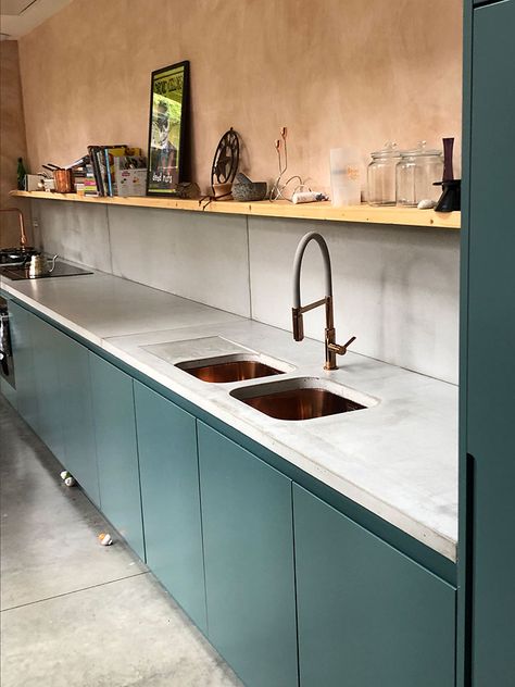 Concrete Worktop Kitchen, No Cabinet Kitchen, Polished Concrete Floor Kitchen, Concrete Kitchen Ideas, Concrete Floor Kitchen, Polished Concrete Worktop, Polished Concrete Kitchen, Cement Kitchen, Concrete Worktop