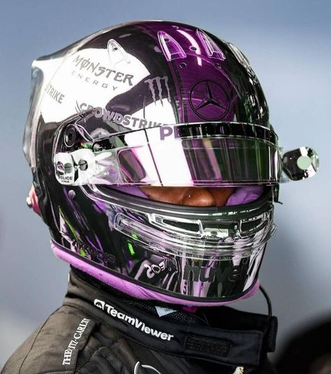 Pretty Motorcycle Helmet, Cool Racing Helmets, F1 Helmet Aesthetic, Race Helmet Design, Race Car Helmet, F1 Helmet Design, Aesthetic Helmet, Rally Helmet, Helmet Aesthetic