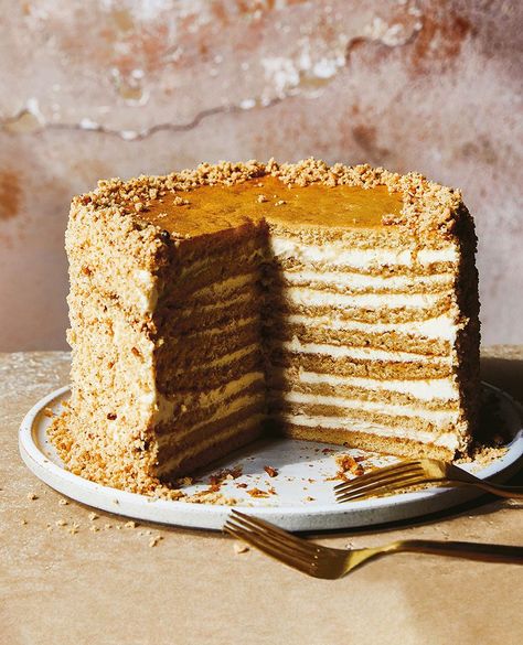 Medovik Cake, Russian Honey Cake, Soda Cake, Cake Layers, Honey Cake, Cake Board, Caramel Color, Cake Batter, Recipe Collection