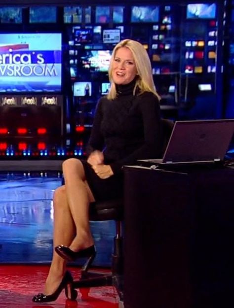 Martha MacCallum News Anchor Outfit, Anchor Outfit, Stocking Outfits, Martha Maccallum, Anchor Clothes, Daniel Johns, Susanna Reid, Turtleneck Outfit, Grey Pencil Skirt