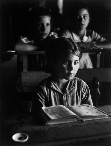 Eugene Smith Photography, W Eugene Smith, Eugene Smith, Albert Schweitzer, American Photo, Gordon Parks, History Of Photography, Magnum Photos, Great Photographers