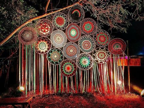 Yoga Festival Decoration, Festival Art Installation, Woodstock Party, Rave Wedding, Unique Yard Art, Pagan Festivals, Festival Booth, Event Stage, Festival Camping