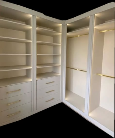 Shelves For Wardrobe, Built In Wardrobe Shelves, Wardrobe Design Built In, Walk In Closet With Built Ins, Built In Closet Shelving, Built In Wardrobe With Shelves, Closet With Built In Shelves, Built In Dressing Room, Shelves In Bedroom Closet