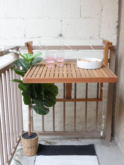 Have a small rental balcony? Struggle to decorate it? Here’s how I decorate my small apartment balcony on a budget #balconyideas #balconyideasapartment #balconydecor #smallapartmentdecorating #smallapartmentideas #smallbalconyideas Rental Balcony, Rental Living Room, Rental Apartment Decorating, Boho Side Table, Rented Apartment, Balcony Makeover, Small Apartment Ideas, Balcony Ideas Indian, Balcony Ideas Apartment Outdoor