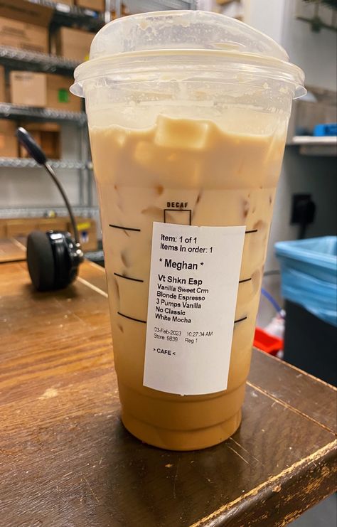 Shaken Expresso Recipes, Shaken Expresso Starbucks Order, Starbucks Drinks Blonde Espresso, Strong Iced Coffee Starbucks, Trenta Iced Coffee Starbucks, Blonde Expresso Starbucks Drinks, Starbucks Expresso Orders, Hot Starbucks Drinks Coffee Espresso, Starbucks Iced Espresso Drinks To Order