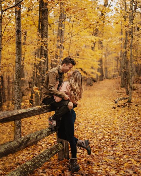 Alex S on Instagram: “Can we just skip winter and have a few months of these colors instead? 💛💛💛💛💛. . . #dametraveler #sheisnotlost #fashion #ootd #TravelAwesome…” Shooting Photo Couple, Outdoor Pics, Fall Couple Photos, Fall Engagement Pictures, Fall Shoot, Couple Engagement Pictures, Wedding Engagement Pictures, Insta Bio, Engagement Pictures Poses