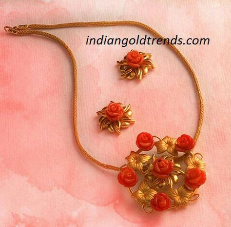 Diamond Jewellery Designs, Coral Roses, Designer Diamond Jewellery, Beautiful Gold Necklaces, Beaded Necklace Designs, Antique Bridal Jewelry, Antique Jewelry Indian, Gold Pendant Jewelry, Black Beaded Jewelry