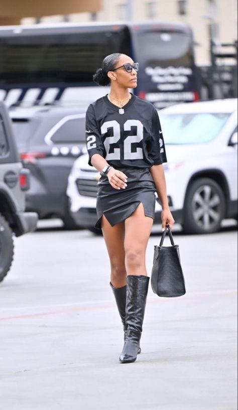 Aja Wilson Wallpaper, Basketball Game Outfit Women Casual, Basketball Game Aesthetic, Aja Wilson, A'ja Wilson, Basketball Game Outfit Women, Basketball Game Outfit, Female Celebrity Crush, Joy Taylor