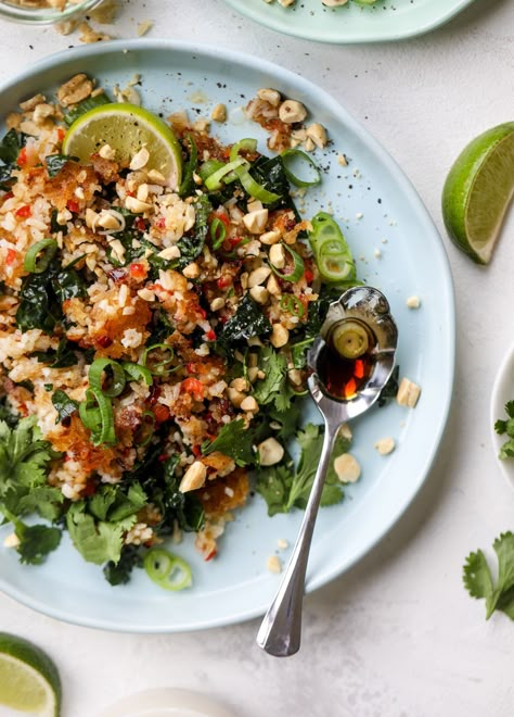 Crispy Rice Salad with Kale Crispy Rice Salad, Green Kale, Crispy Rice, Rice Salad, Rice Crispy, Tortellini, Kale, Side Dish, Salad Recipes