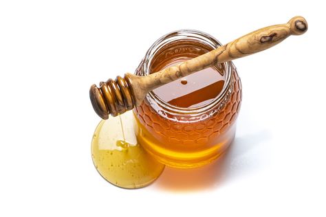 What Is Tupelo Honey and How Is It Used? Honey For Allergies, Manuka Honey Face Mask, Types Of Honey, Aesthetic Health, Tattoo Health, Tupelo Honey, Honey Face Mask, Nutrition Facts Label, Sugar Alternatives