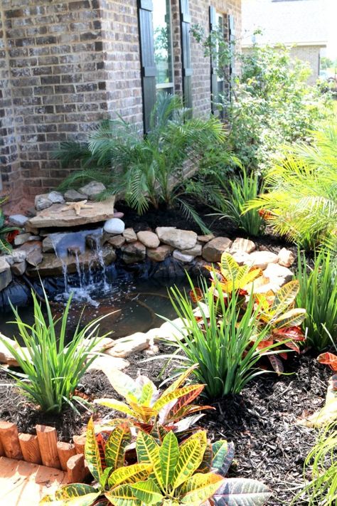 Garden Pond Waterfall, Pond Waterfall Ideas, Waterfall Ideas, Koi Pond Design, Fish Pond Gardens, Building A Pond, Garden Pond Design, Diy Pond, Small Pond