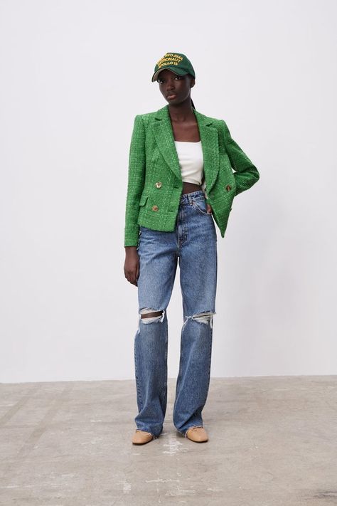 Zara Double Breasted Textured Weave Jacket Green Tweed Jacket Outfit, Tweed Blazer Outfit, Green Blazer Outfit, Green Jacket Outfit, Tweed Jacket Outfit, Zara 2022, Bright Blazer, Street Syle, Loungewear Outfits