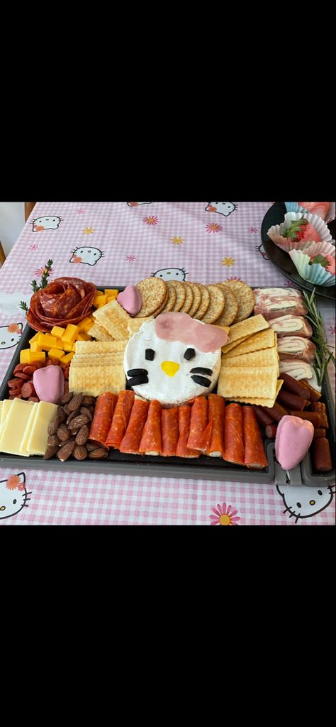 Hello Kitty Veggie Tray, Hello Kitty 40th Birthday, Hello Kitty Party Food Ideas, Hello Kitty Birthday Food Ideas, Hello Kitty Birthday Activities, Hello Kitty Birthday Party Food, Hello Kitty Birthday Diy, Sanrio Party Food, Hello Kitty 30th Birthday